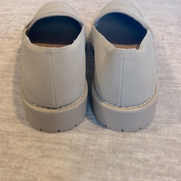 Dolce Vita Women's Crisp Slip-On Lug Loafer Flats Dune - Picture 6 of 7